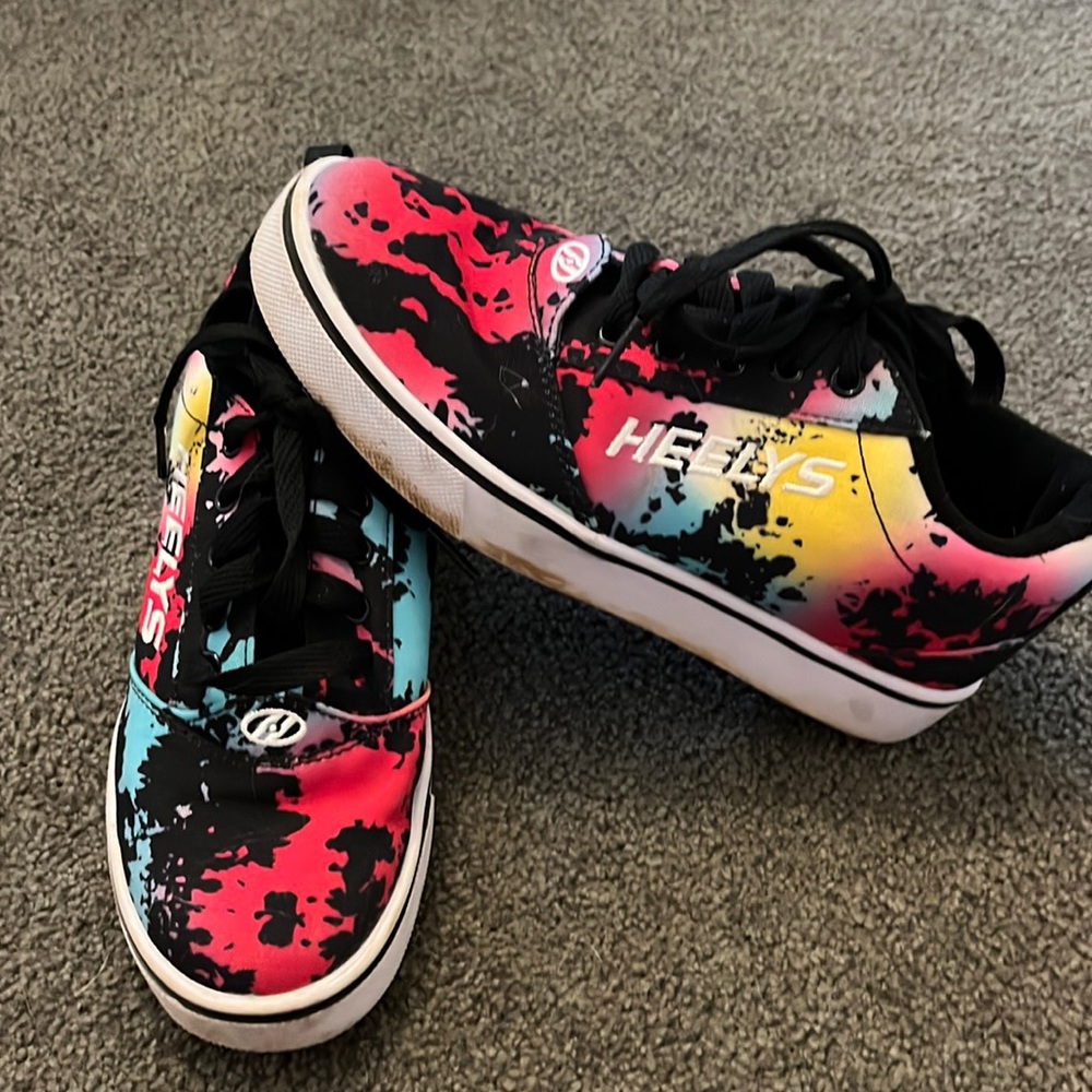 Heelys youth size 5